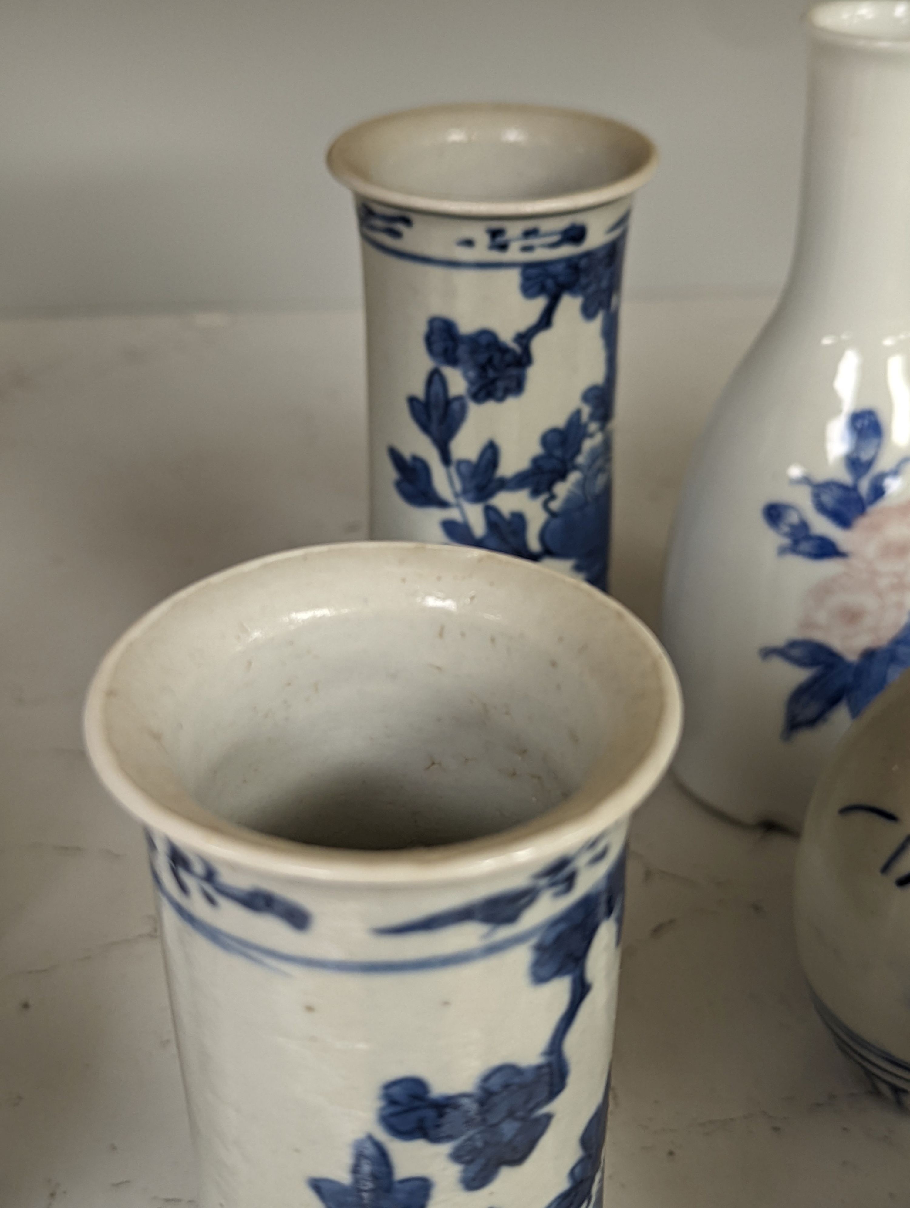 Assorted small Chinese blue and white vases etc., tallest 22cm